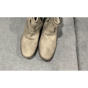 Easy Street Comfort Wave Bootie